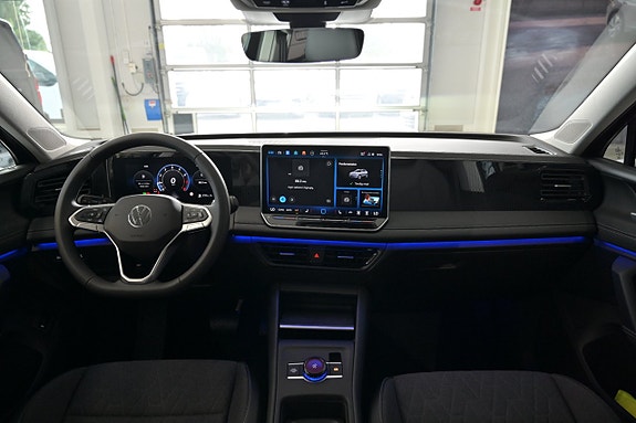 Volkswagen Tiguan 12 of 25