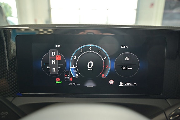 Volkswagen Tiguan 16 of 25