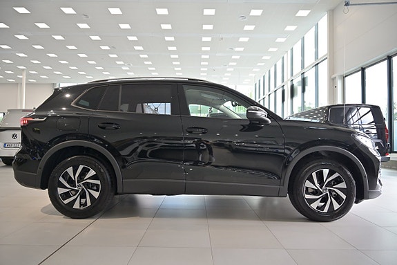 Volkswagen Tiguan 6 of 25