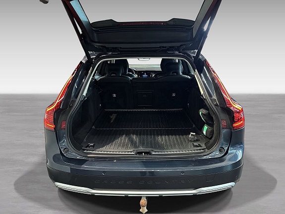 Volvo V90 Cross Country 12 of 12