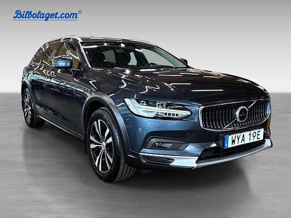 Volvo V90 Cross Country 3 of 12