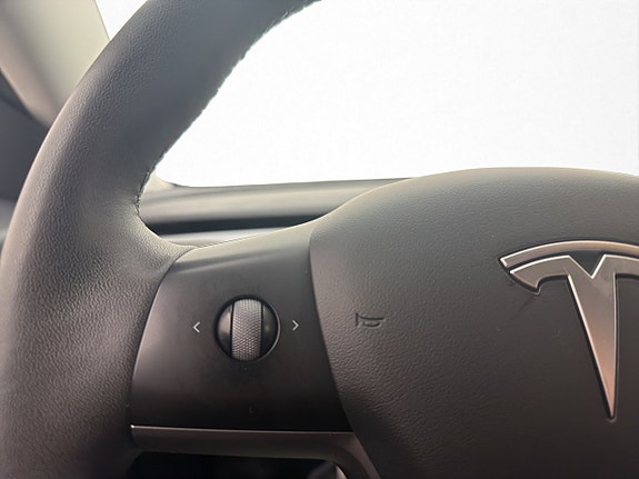 Tesla Model 3 16 of 30