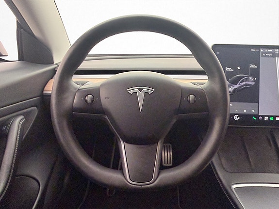 Tesla Model 3 15 of 30