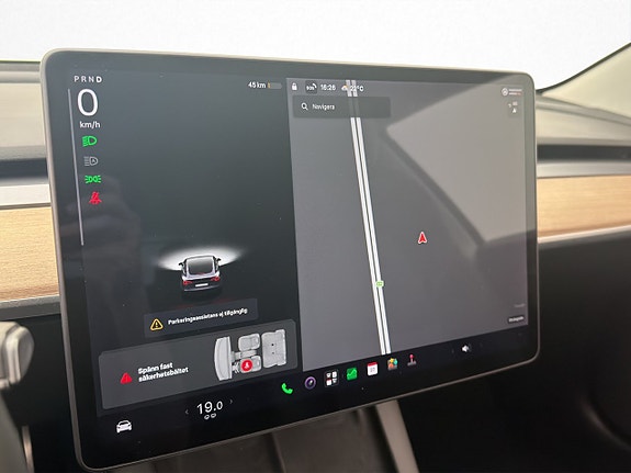 Tesla Model 3 23 of 30