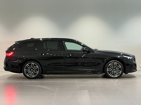 BMW i5 3 of 19