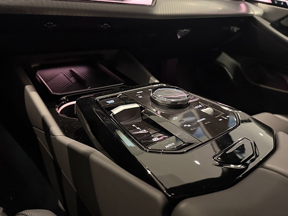 BMW i5 17 of 19