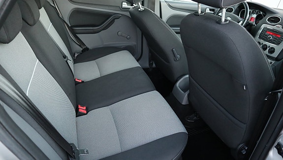 Ford Focus 10 of 15