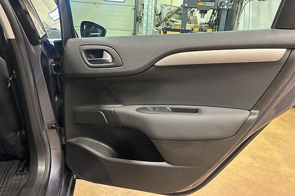 Citroen C4 14 of 19