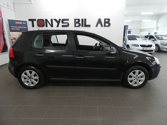 Volkswagen Golf V 6 of 16