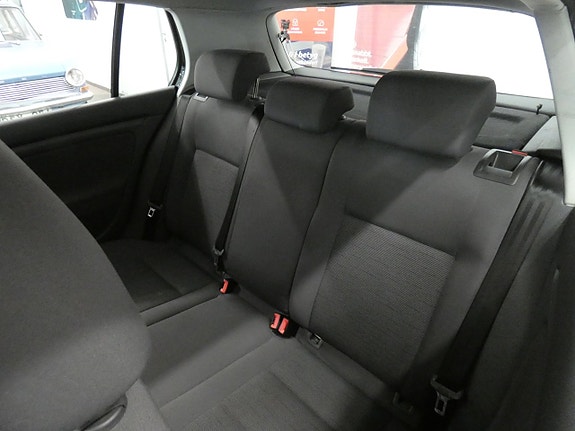 Volkswagen Golf V 14 of 16