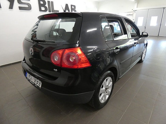 Volkswagen Golf V 5 of 16