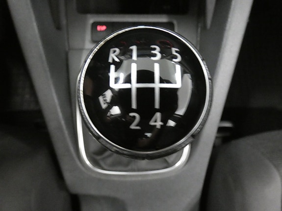 Volkswagen Golf V 11 of 16