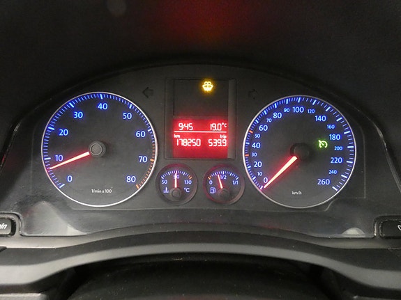 Volkswagen Golf V 8 of 16