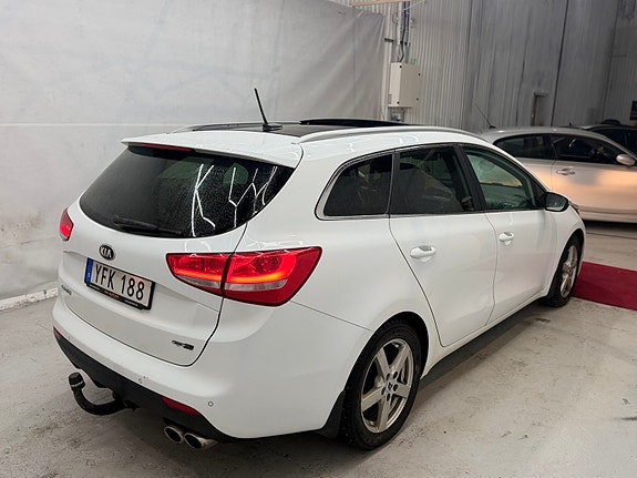 Kia Ceed 2 of 7