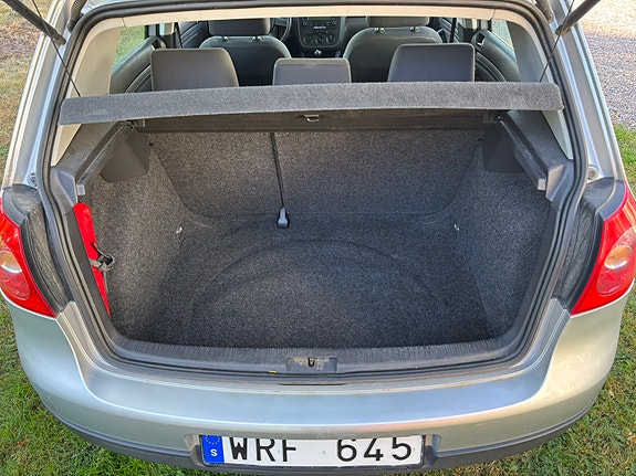 Volkswagen Golf V 10 of 10