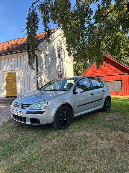 Volkswagen Golf V 3 of 10