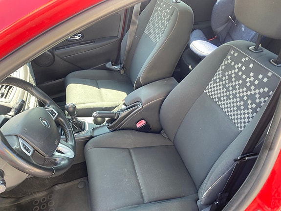 Renault Megane III 3 of 4