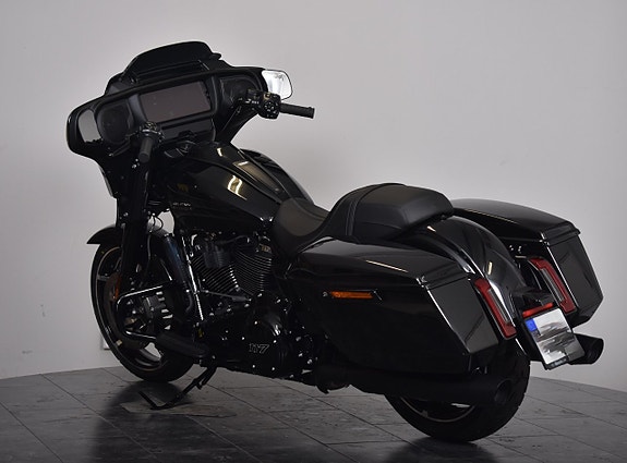 Harley-Davidson Street Glide SPARA 29 700:- / Provkörd endast 2 mil!! 5 of 17