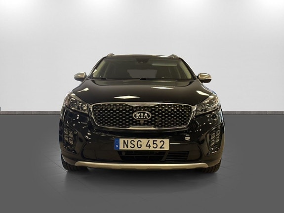 Kia Sorento 2 of 18