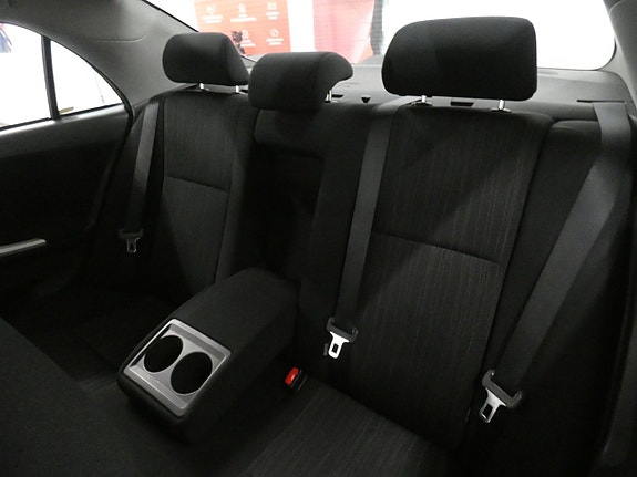 Toyota Corolla 14 of 16