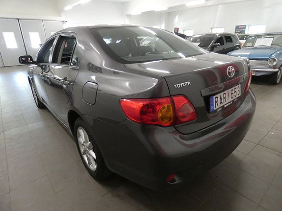 Toyota Corolla 4 of 16