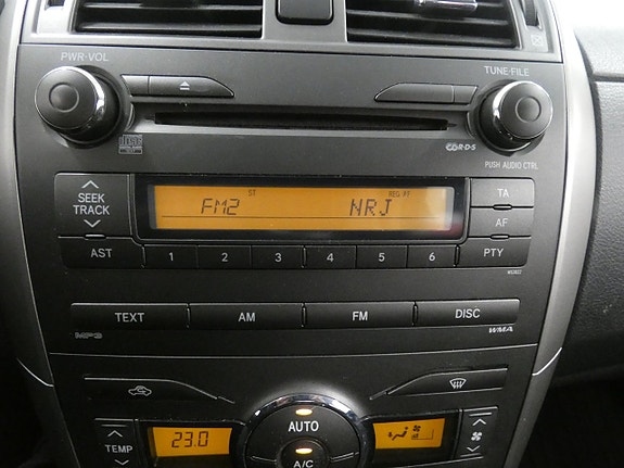 Toyota Corolla 9 of 16