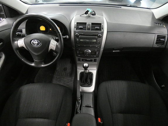 Toyota Corolla 12 of 16