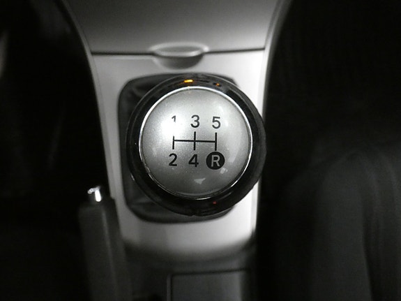 Toyota Corolla 11 of 16