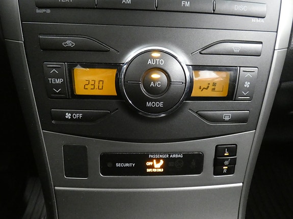 Toyota Corolla 10 of 16