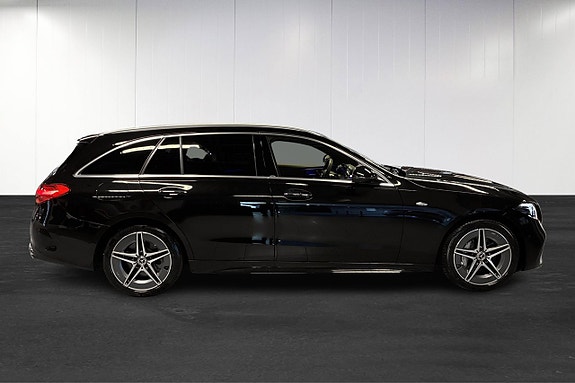Mercedes-Benz C300 8 of 23