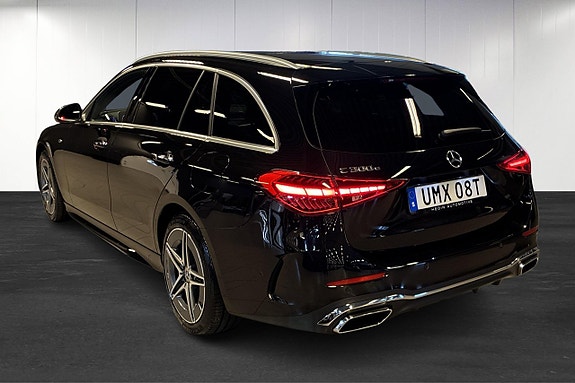 Mercedes-Benz C300 4 of 23