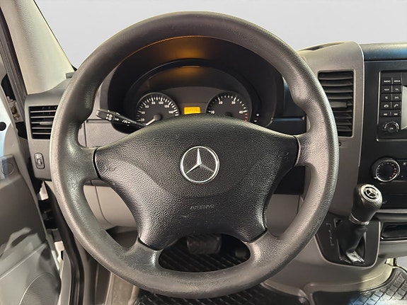 Mercedes-Benz Sprinter 319 12 of 18