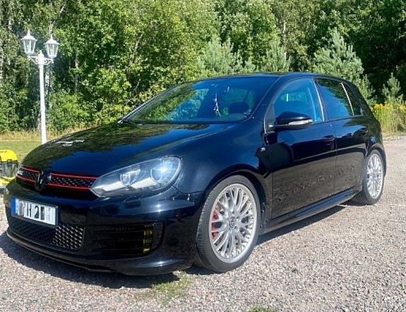 Volkswagen Golf VI 2 of 6