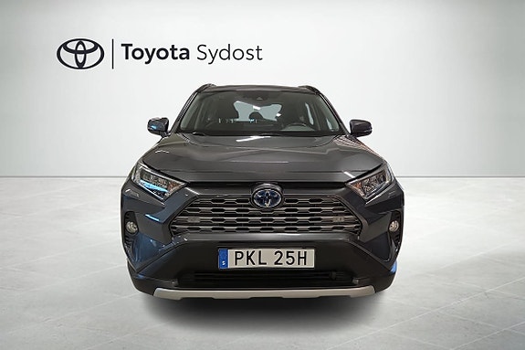 Toyota RAV4 3 of 20
