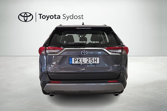 Toyota RAV4 6 of 20