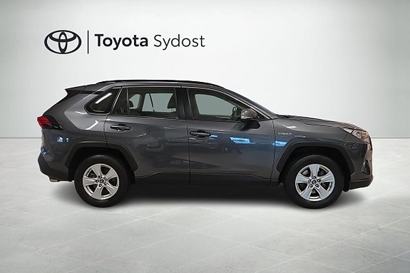 Toyota RAV4 8 of 20