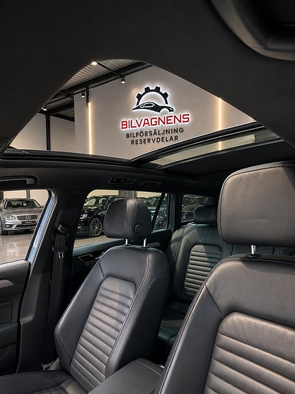 Volkswagen Passat Alltrack 4 of 6