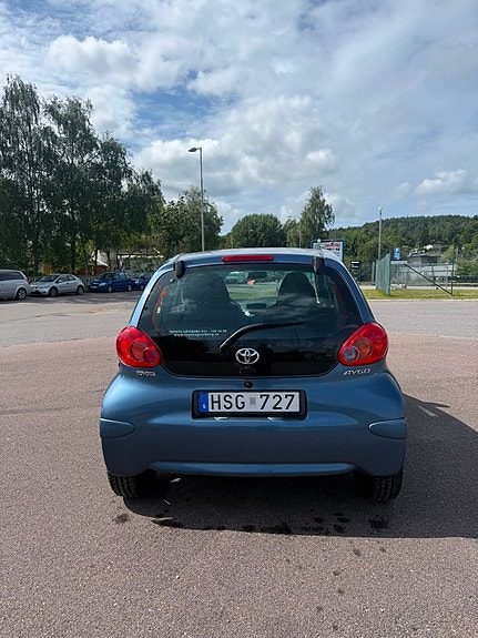 Toyota Aygo 7 of 12