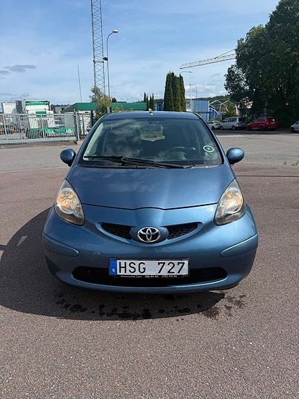 Toyota Aygo 5 of 12