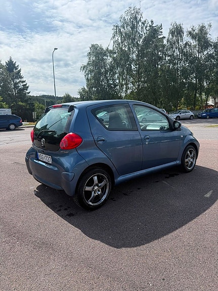 Toyota Aygo 6 of 12