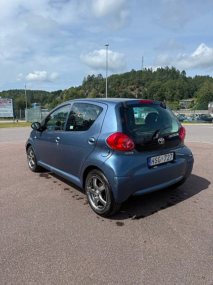 Toyota Aygo 11 of 12
