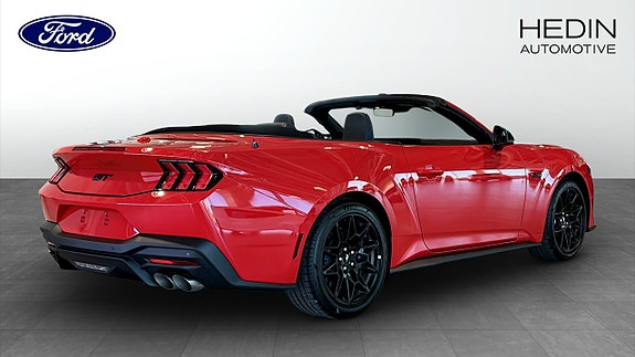 Ford Mustang 2 of 15