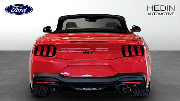 Ford Mustang 7 of 15