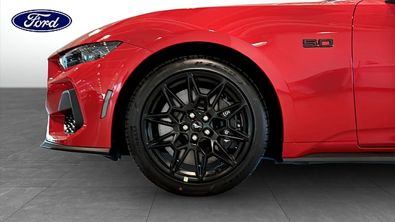 Ford Mustang 9 of 15