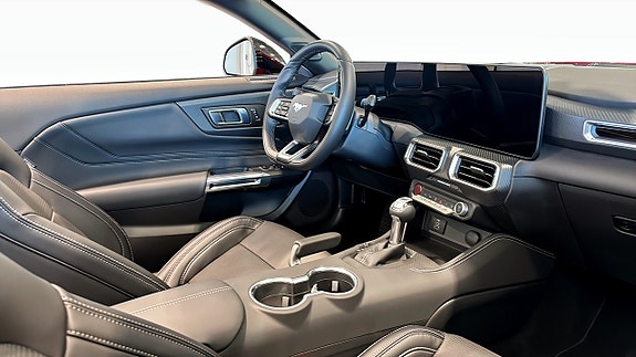 Ford Mustang 3 of 15