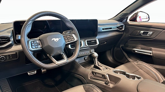 Ford Mustang 4 of 15