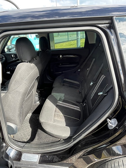 MINI Cooper S 4 of 6