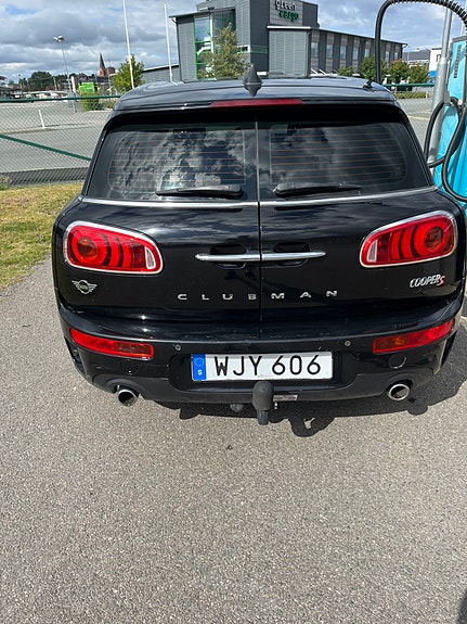 MINI Cooper S 2 of 6