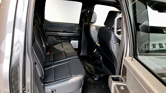 Ford F-150 5 of 11