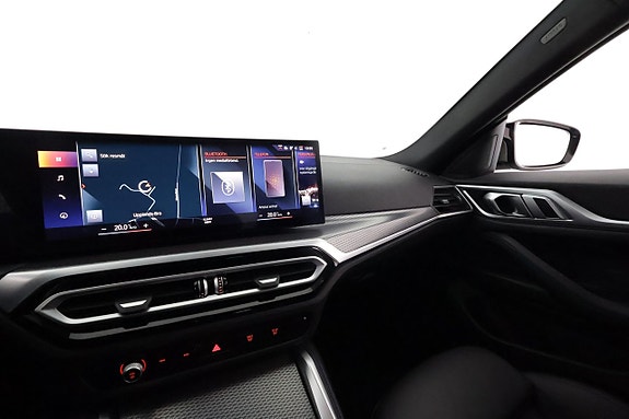 BMW i4 24 of 29